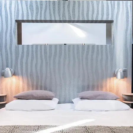 Fast Wifi, Kitchen Access, With Wellness Nearby 3*